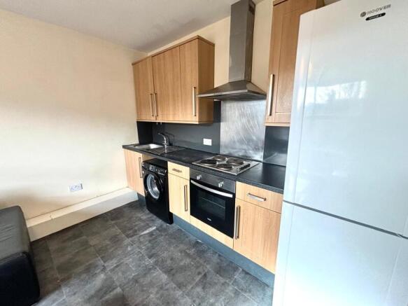 4 bed Not Specified to rent Image 4