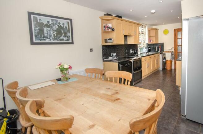 Kitchen pic 4.jpg