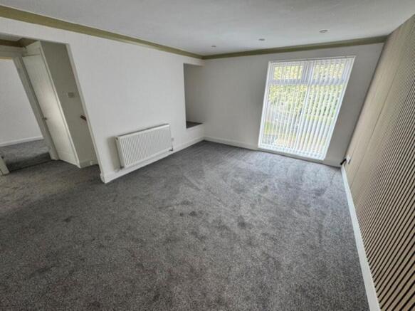 2 bed Apartment to rent Image 4