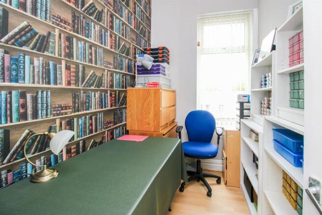 4 bed Terraced for sale Image 9