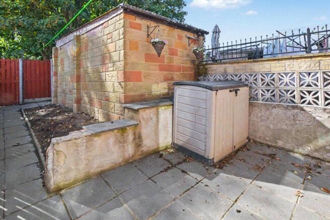 2 bed Terraced to rent Image 12