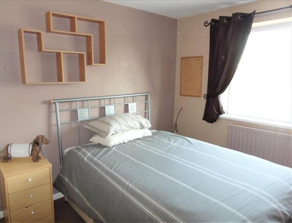 BEDROOM 2