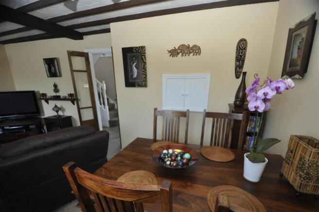 Lounge / Dining Area