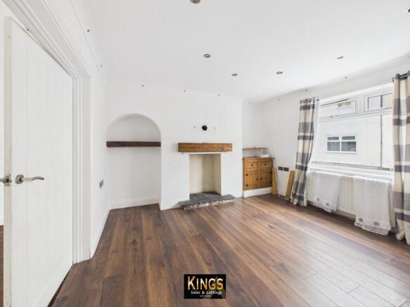 3 bed Terraced for sale Image 4