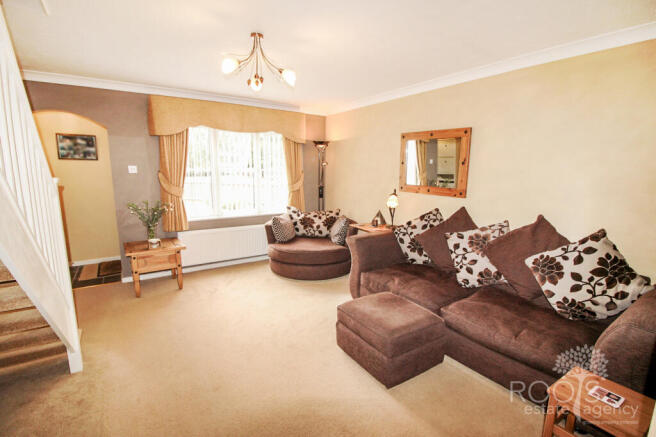 Sitting room pic 2