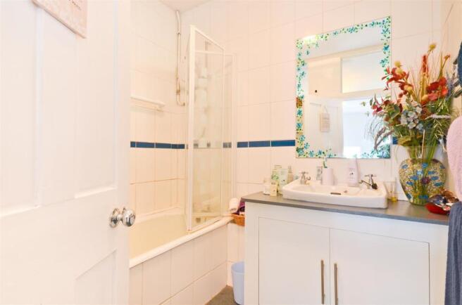 Bathroom.JPG
