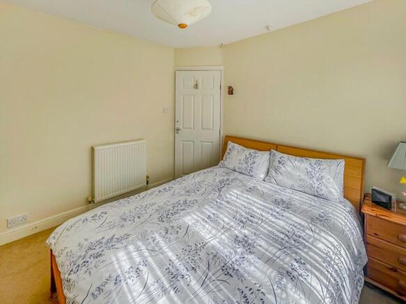 3 bed Semi-Detached for sale Image 6