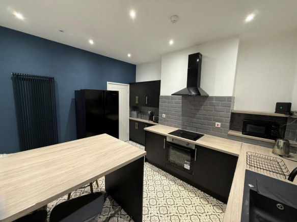 1 bed House Share to rent Image 4