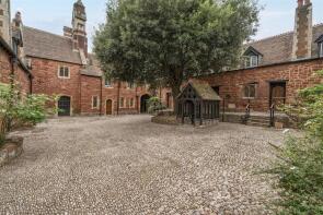 6, Wynards, Magdalen Street, Exeter EX2 4HX