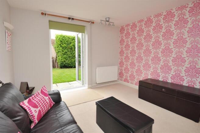 SITTING ROOM/BEDROOM 3