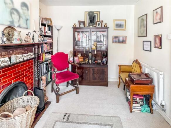 Sitting Room/Bedroom