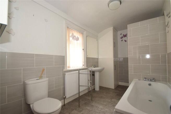 2 bed Terraced to rent Image 5