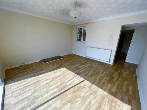 SITTING ROOM: