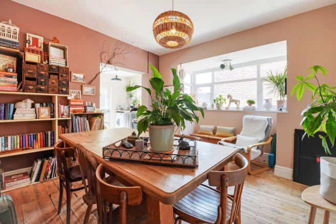 3 bed Semi-Detached for sale Image 8