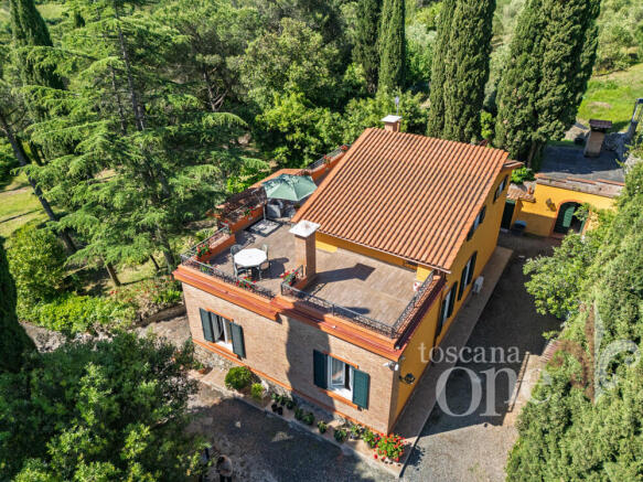 VILLA LE PINETE -1.j