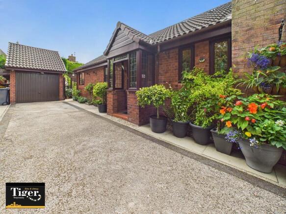 CAM02176G0-PR0671...