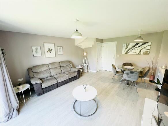 Lounge / Dining Room