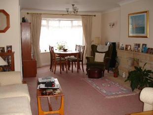 LOUNGE/DINING ROOM
