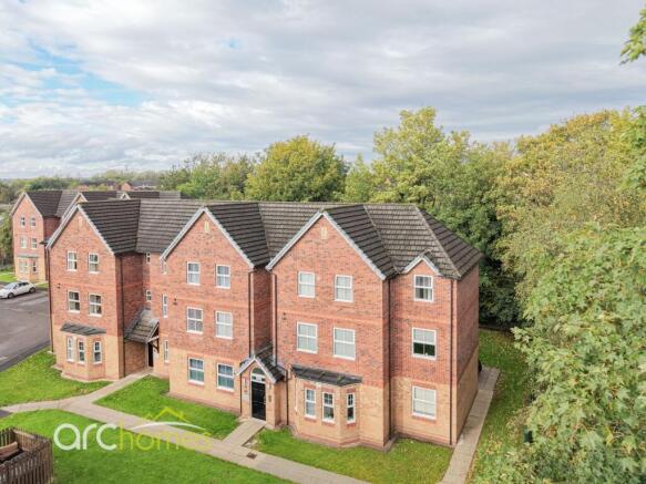 2-bed flat on Leigh Road, Atherton, M46, £110,000