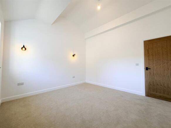 2 bed Detached Bungalow to rent Image 6
