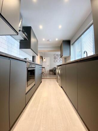 4 bed Terraced for sale Image 10
