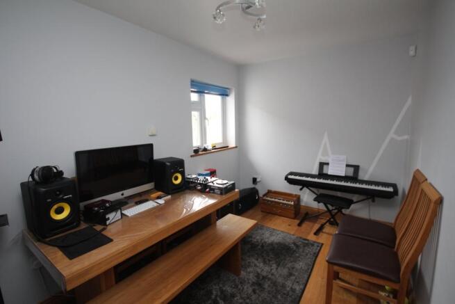 Photo 8