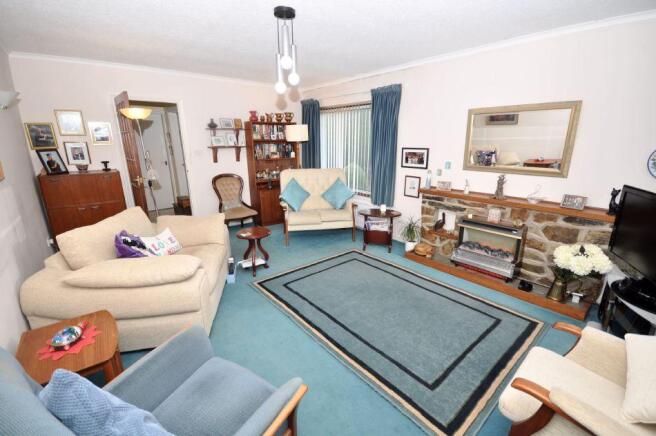 45 Glynderi, Tanerdy, Carmarthen SA31 2EX Photo 2