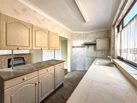 3 bed Semi-Detached for sale Image 8