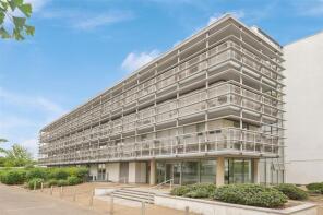 Flat 12, Kinnear Apartments, Chadwell Lane, Hornsey, London N8 7RB