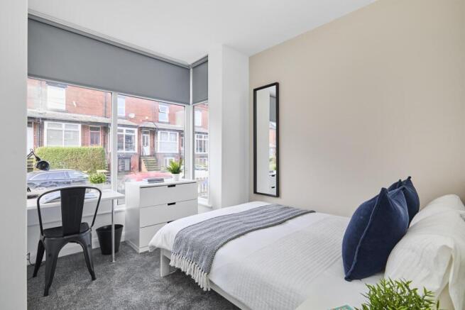 6 bed House to rent Image 5