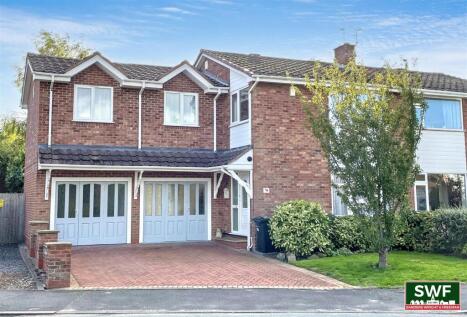 Chillington Drive, Codsall, Wolverhampton