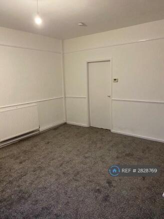 2 bed Terraced to rent Image 4