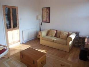 Lounge to Hall
