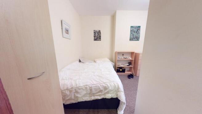 4 bed Terraced to rent Image 9