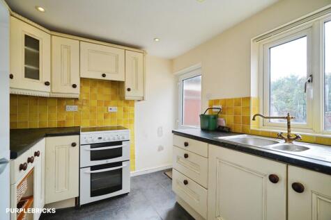 High street, Newhall, DE11