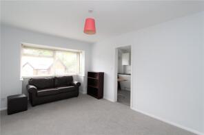 Flat 10, 3 Balmoral Court, Kings Avenue, London W5 2SJ
