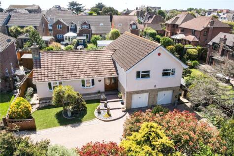 Lynric Close, Barton on Sea, New Milton, Hampshire, BH25