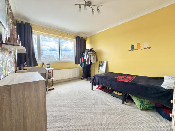 3 bed Semi-Detached for sale Image 11