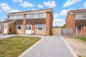 43, Foxons Barn Road, Brownsover, Rugby CV21 1LA