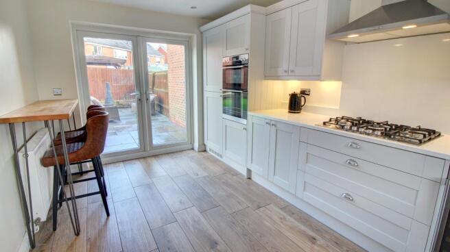 Kitchen (alt angle)