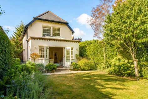 Guildford Lodge Drive, East Horsley