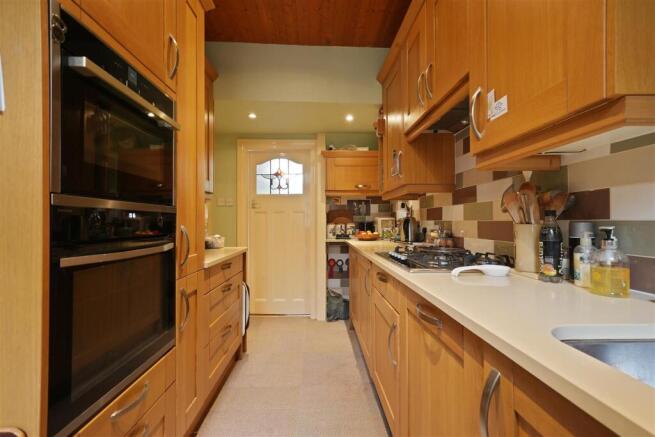 3 bed Semi-Detached for sale Image 10