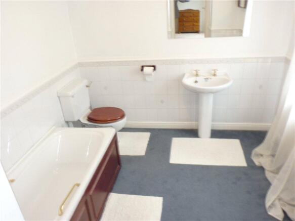En-Suite Bathroom