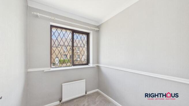 3 bed Semi-Detached to rent Image 9