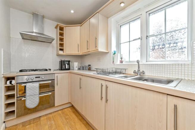 21ErringtonClose-11.jpg