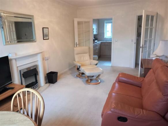 Lounge 4.jpg
