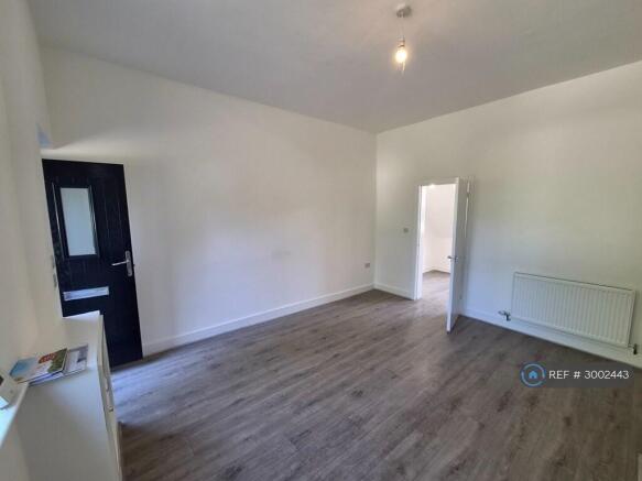 3 bed Terraced to rent Image 4