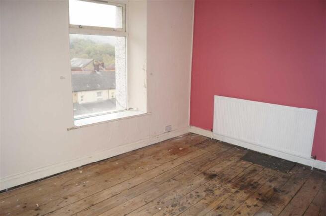 BEDROOM 3 (REAR)