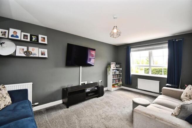 4 bed Detached for sale Image 6