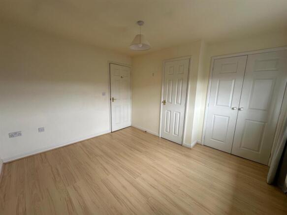 2 bed Terraced to rent Image 9